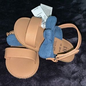 Gap sandals